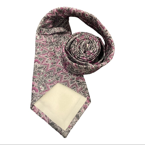 🔥4 for $20🔥Hand stitched silk brocade tie Mix and match!!! - Picture 2 of 3